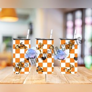 Kids 2 in 1 Tigger checkered bg